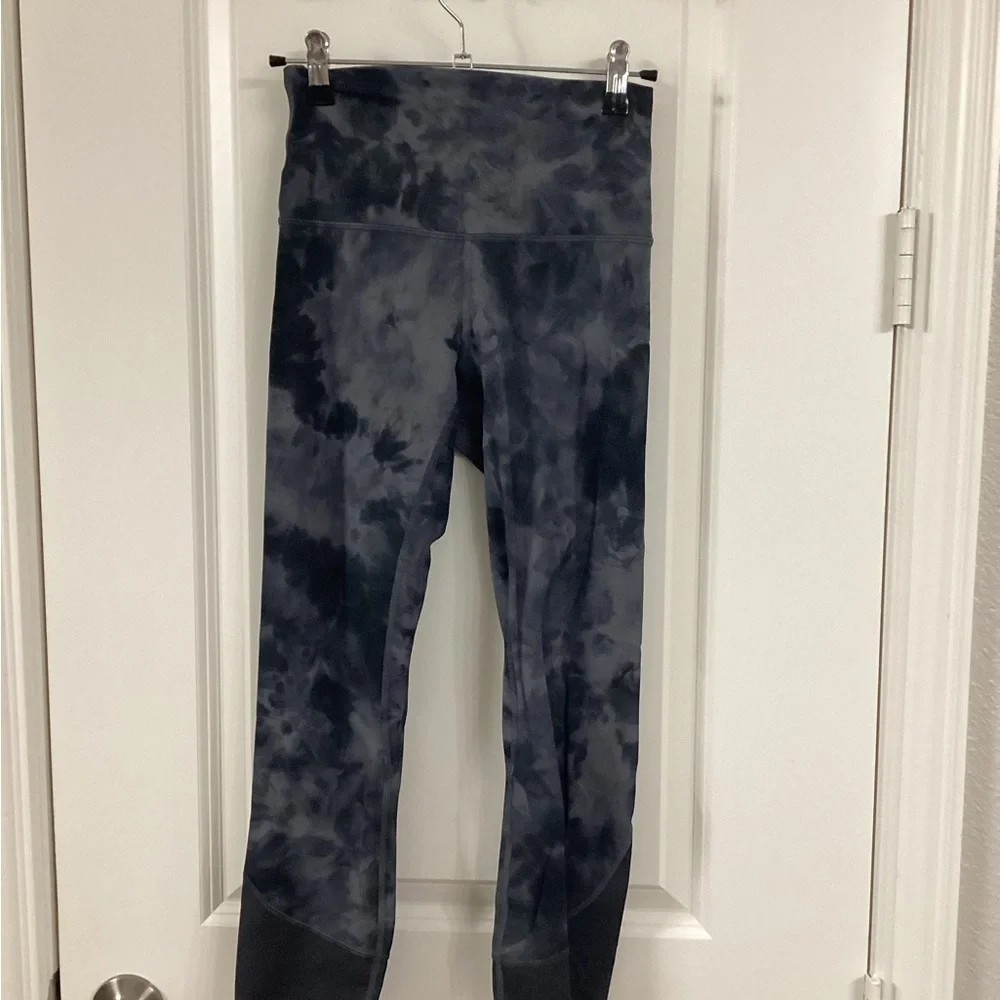 Lululemon Athletica Black Tie-Dye Scalloped Leggings